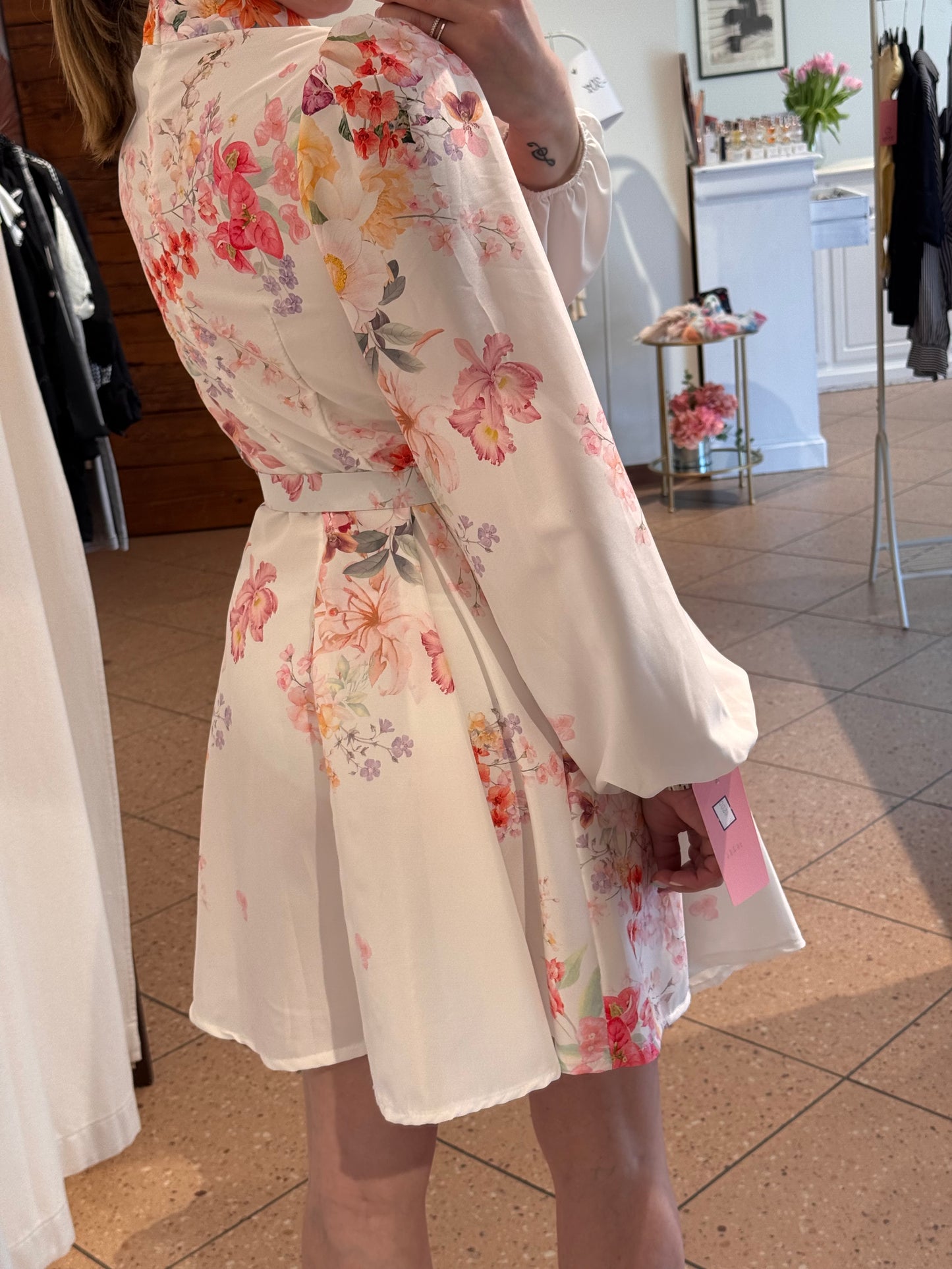 Abito Sakura